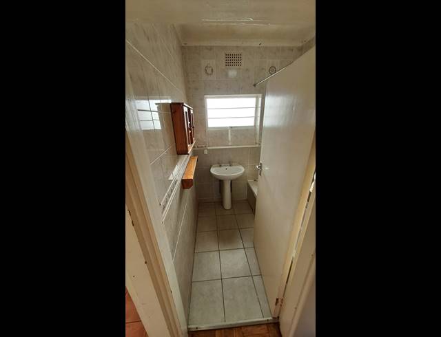 2 bed property to rent in OCEAN VIEW